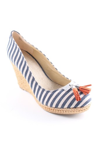 River island plateau - river, plateau-pumps